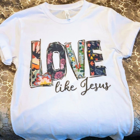 Love like Jesus Tee - Picture 3 of 4